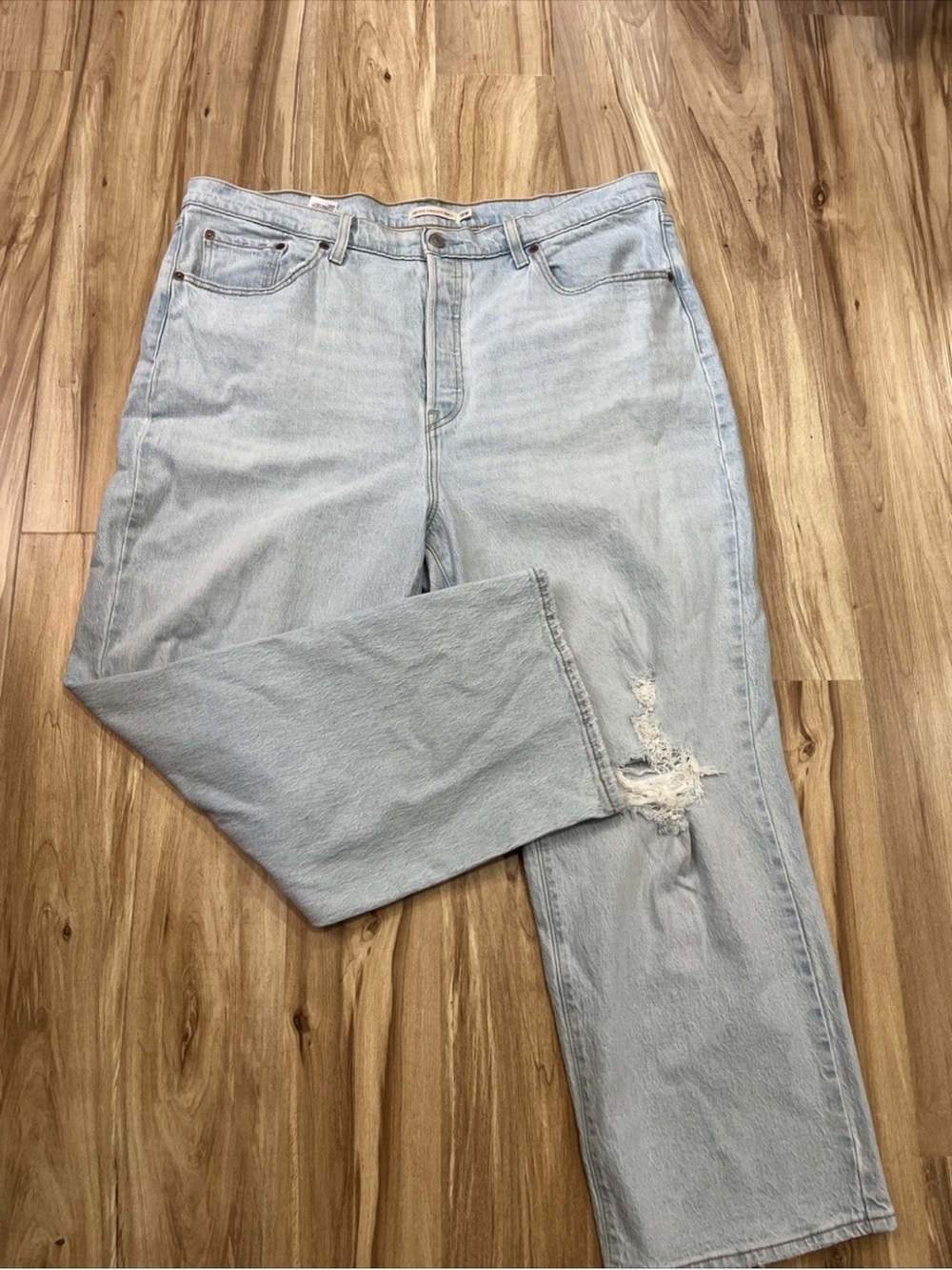 Levi's Light Blue Cropped Straight Jeans with Knee Distress